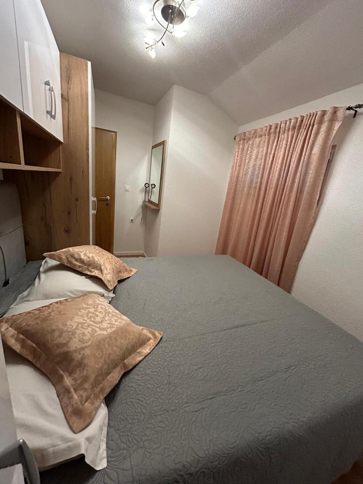 Apartment Lovre Topic Baska Voda Bagian luar foto