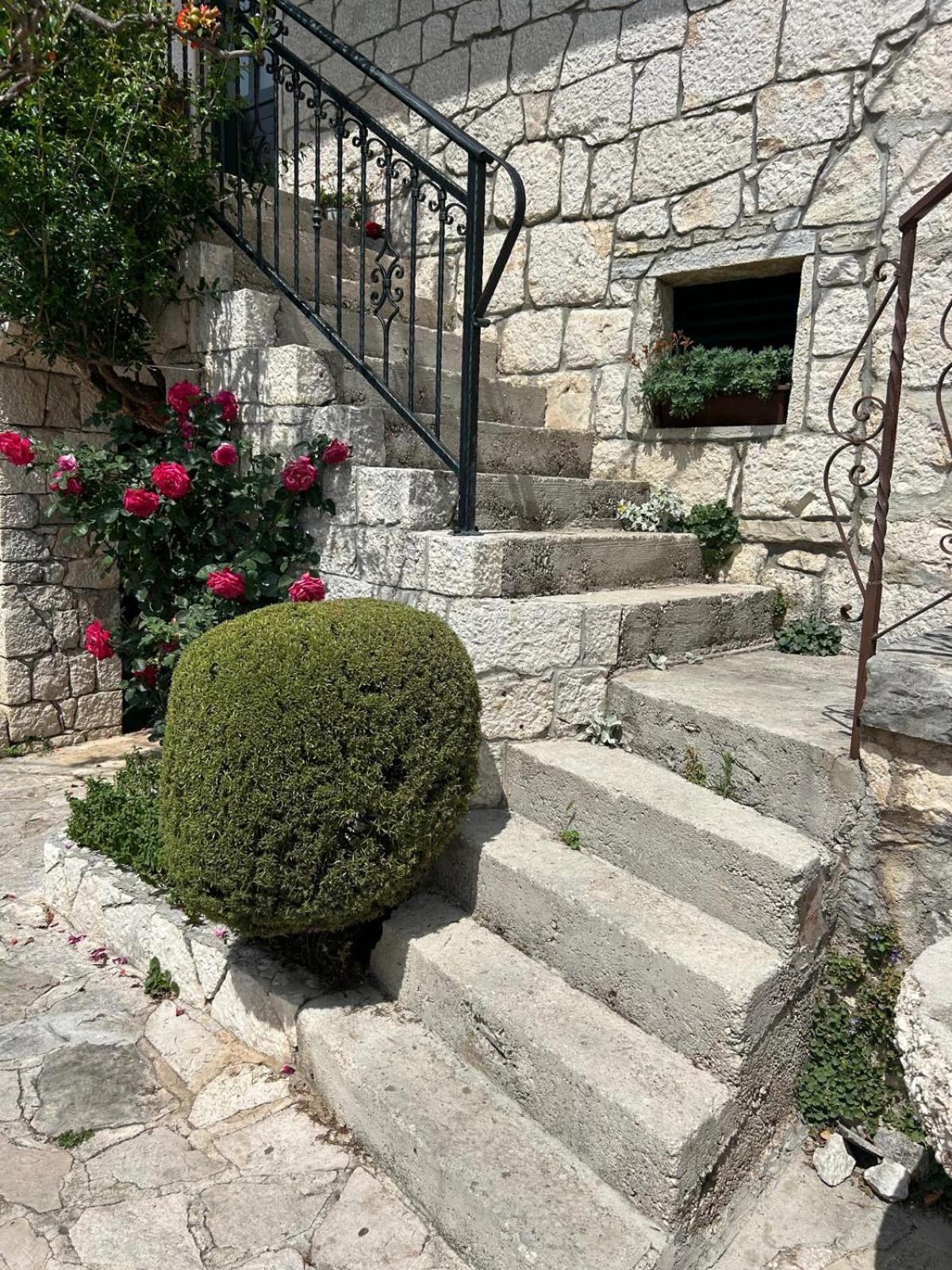 Apartment Lovre Topic Baska Voda Bagian luar foto